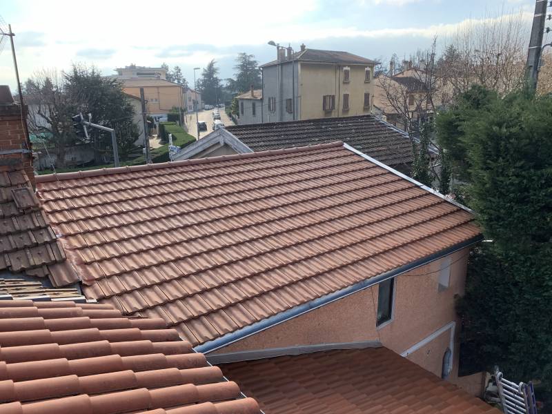 Nettoyage de toiture à Craponne, par une entreprise de couverture