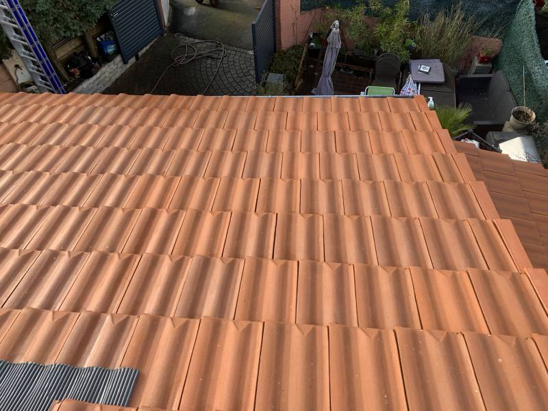 Nettoyage de toiture à Saint-Laurent-de-Mure, par un artisan couvreur professionnel