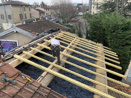 Notre zone d'activité pour ce service Réfection de charpente : entre 80 € et 200 €/m², pose comprise